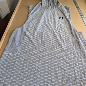 Under Armour Light Gray Patterned Tank Top With Hood